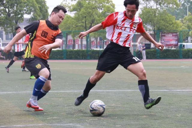 詹姆斯32+14+10浓眉31+9 湖人力克国王三连胜